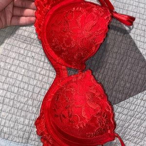 Red lace pattern bra